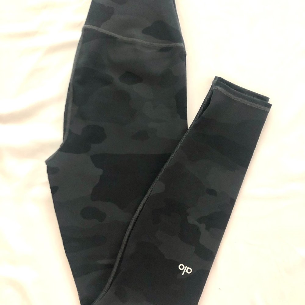 Alo Black & Gray Camo High Waist Airlift Leggings Size S
